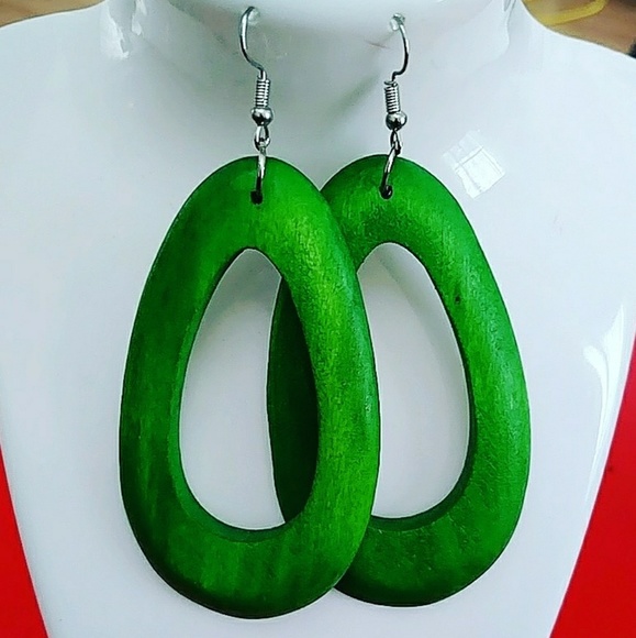 Jewelry - Green wooden dangle earrings